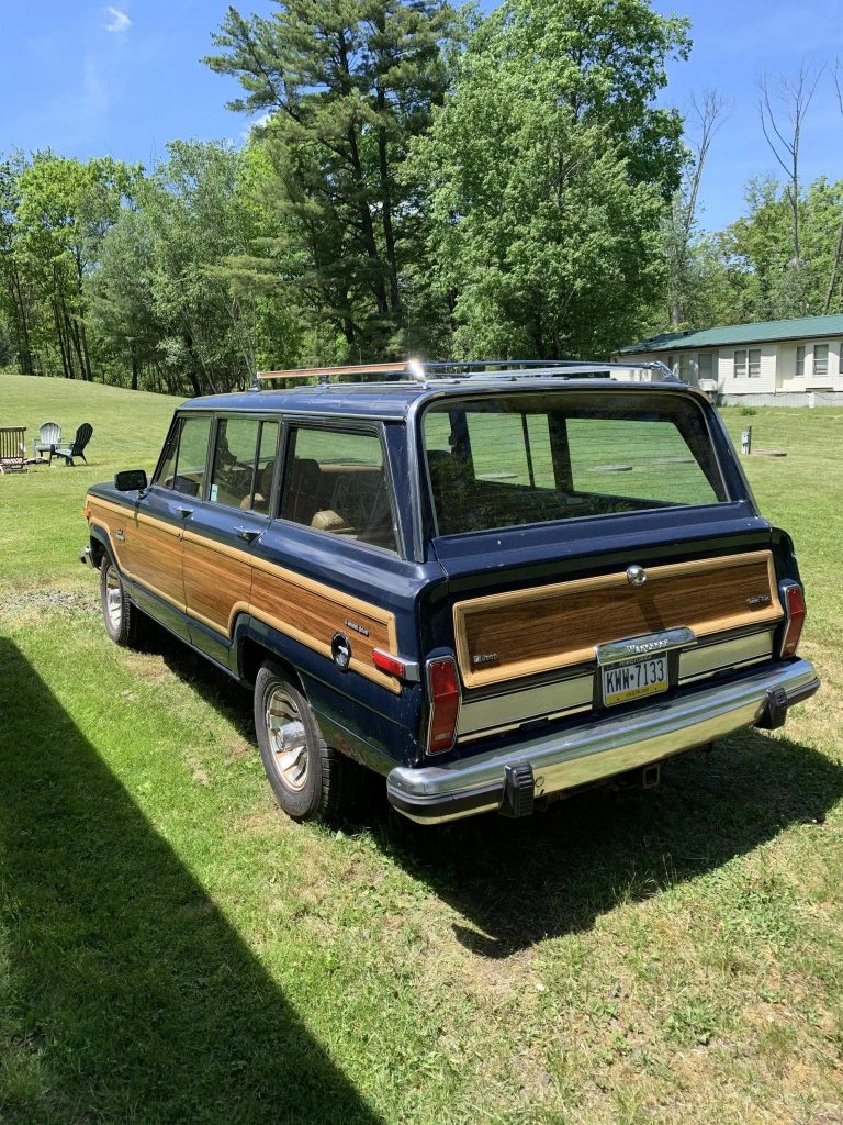 Jeep Wagoneer